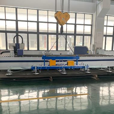 vacuum lifter for metal sheet use